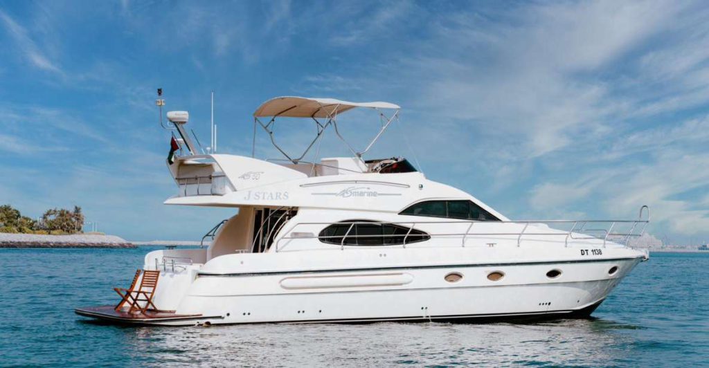 luxury yacht rental in dubai